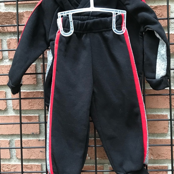 🔥🔥SALE🔥🔥Football Sweatsuit NWT 2T - Picture 2 of 3